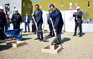 Minister Dacic laid the foundation stone for the construction of apartments for refugees