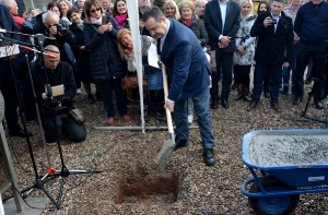 Minister Dacic laid the foundation stone for the construction of apartments for refugees in Paracin