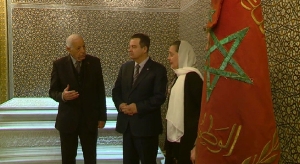 Laying a wreath on the tombs of the kings Mohammed V and Hasan II