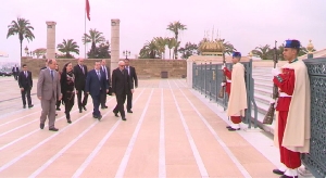 Laying a wreath on the tombs of the kings Mohammed V and Hasan II