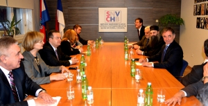 Minister Dacic with representatives of the Serbian minority in Croatia