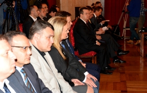 Minister Dacic attends the signing of the agreement on building 270 flats within Serbia’s fifth RHP 