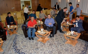 Minister Dacic and Ambassador Li Mancang watch the game of womens finals in volleyball