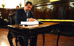 Minister Dacic signed the condolence book at the Italian Embassy