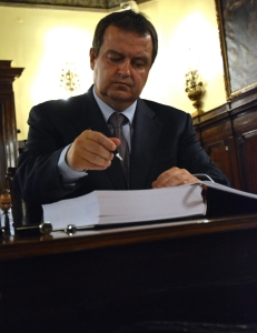 Minister Dacic signed the condolence book at the Italian Embassy