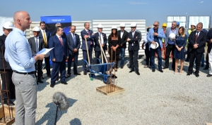 Minister Dacic laid a foundation stone today for the construction of 235 apartments for refugees