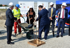 Minister Dacic laid a foundation stone today for the construction of 235 apartments for refugees