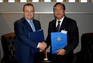 The meeting and signing the agreement Minister Dacic and MFA of Cambodia