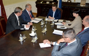 Minister Dacic meets with the Ambassador of Albania