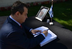 Minister Dacic signed the book of condolences at the Embassy of Israel