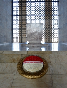 Minister Dacic laid a wreath at Ataturk's mausoleum dedicated