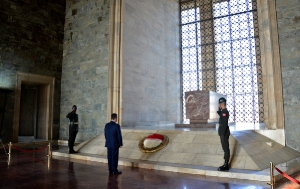 Minister Dacic laid a wreath at Ataturk's mausoleum dedicated