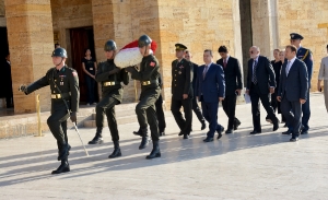 Minister Dacic laid a wreath at Ataturk's mausoleum dedicated