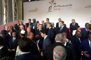 Family photo of the participants of the Summit of the Francophonie