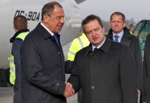 Minister Dacic welcomed by Minister Lavrov at the airport