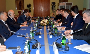 Minister Dacic meets with Ibrahim Al-Jaafari