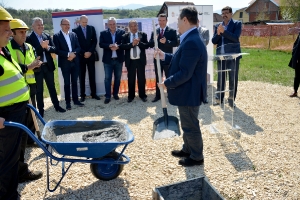 Minister Dacic laid the foundation stone for the construction of housing refugees in Prokuplje