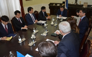 Minister Dacic meets with Lee Eun-yong