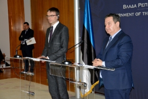 Minister Dacic meets with Sven Mikser