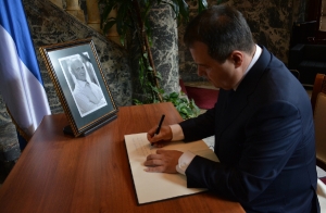 Minister Dacic signed the book of condolences on the death of Ambassador Potezica