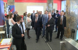 Ministers Dacic and Kurtz at the opening of the exhibition