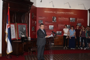 Minister Dacic with students of the First Belgrade High School