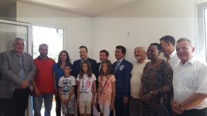 Minister Dacic delivered keys to a prefabricated house to the 1000th end-user