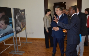 Minister Dacic at the exhibition marking the 70th anniversary of UNICEF’s work in Serbia