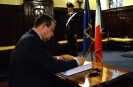 Министар Дачић уписао се у књигу жалости у италијанској амбасади