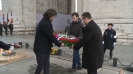 Полагање венца на гроб Незнаног војника у Паризу