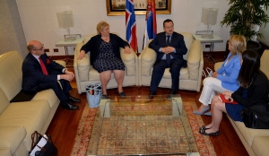 Ministar Dačić dočekao premijerku Norveške