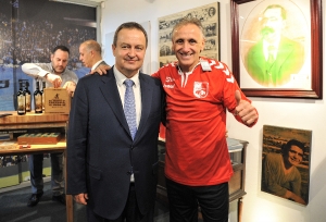 Ministar Dačić u poseti Muzeju fudbala