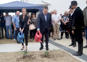 Ivica Dačić na ceremoniji svečanog useljavanja u stanove za izbeglice u Vršcu