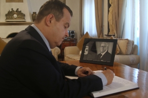 Ивица Дачић - књигa жалости у Резиденцији амбасадора Туниса