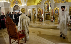 Министар Дачић на Ускршњој литургији у Храму Светог Саве