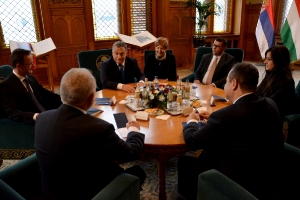 Sastanak ministra Dačića sa premijerom Mađarske