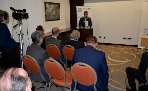 Ministar Dačić na radnom sastanaku u Slovenačkom poslovnom klubu